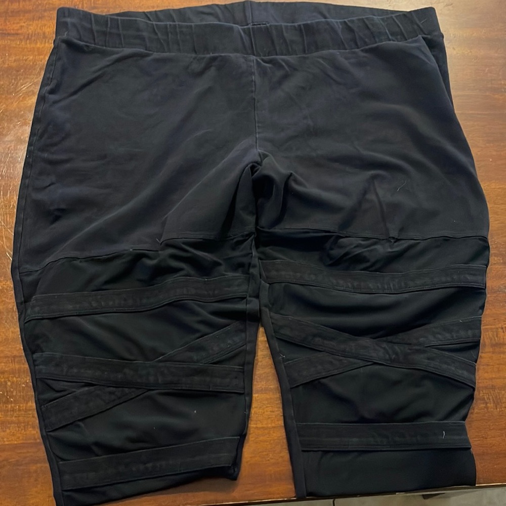 Torrid size 4 mesh leggings